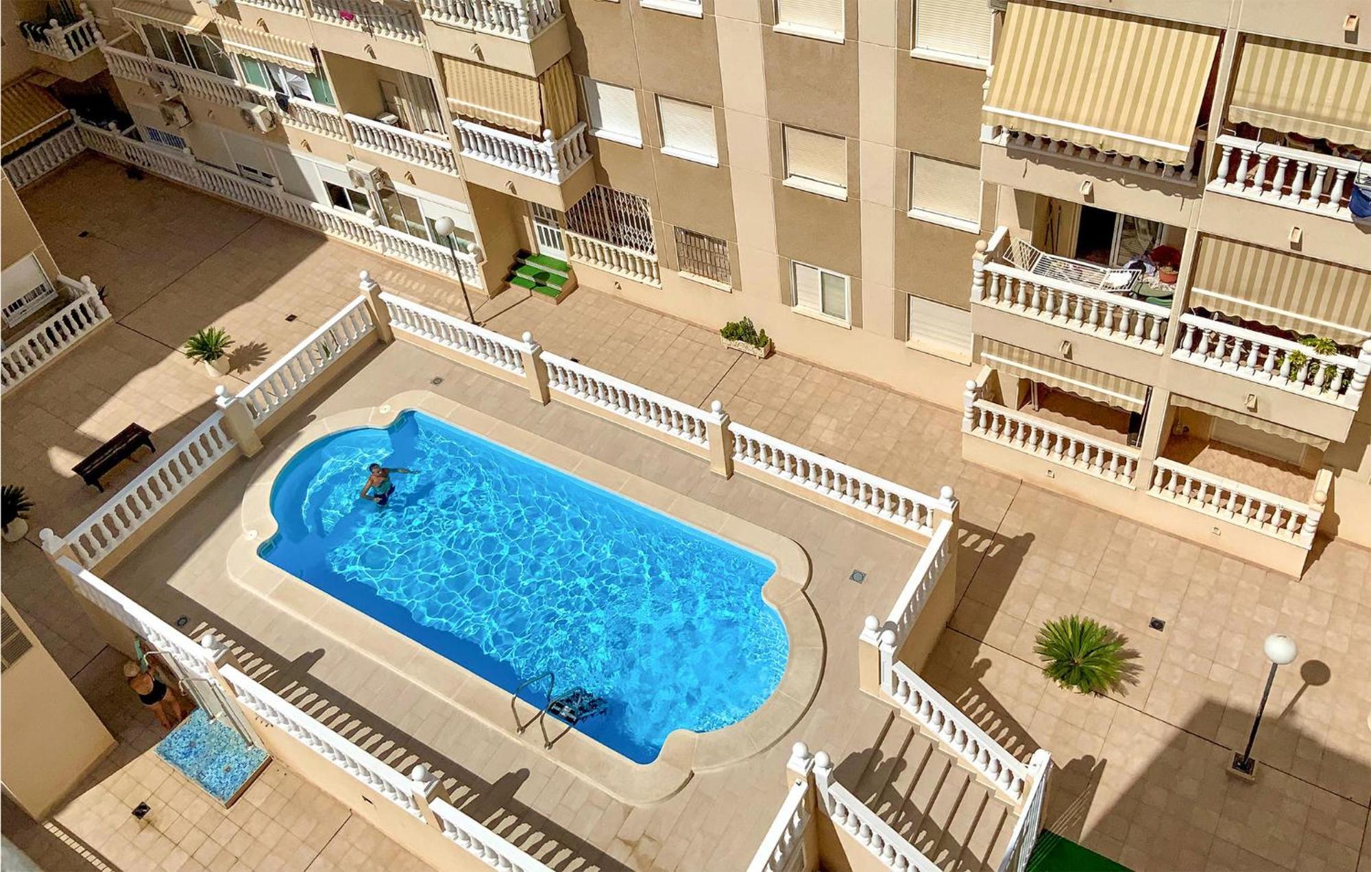 1 Bedroom Pet Friendly Apartment In Торевиеха Екстериор снимка