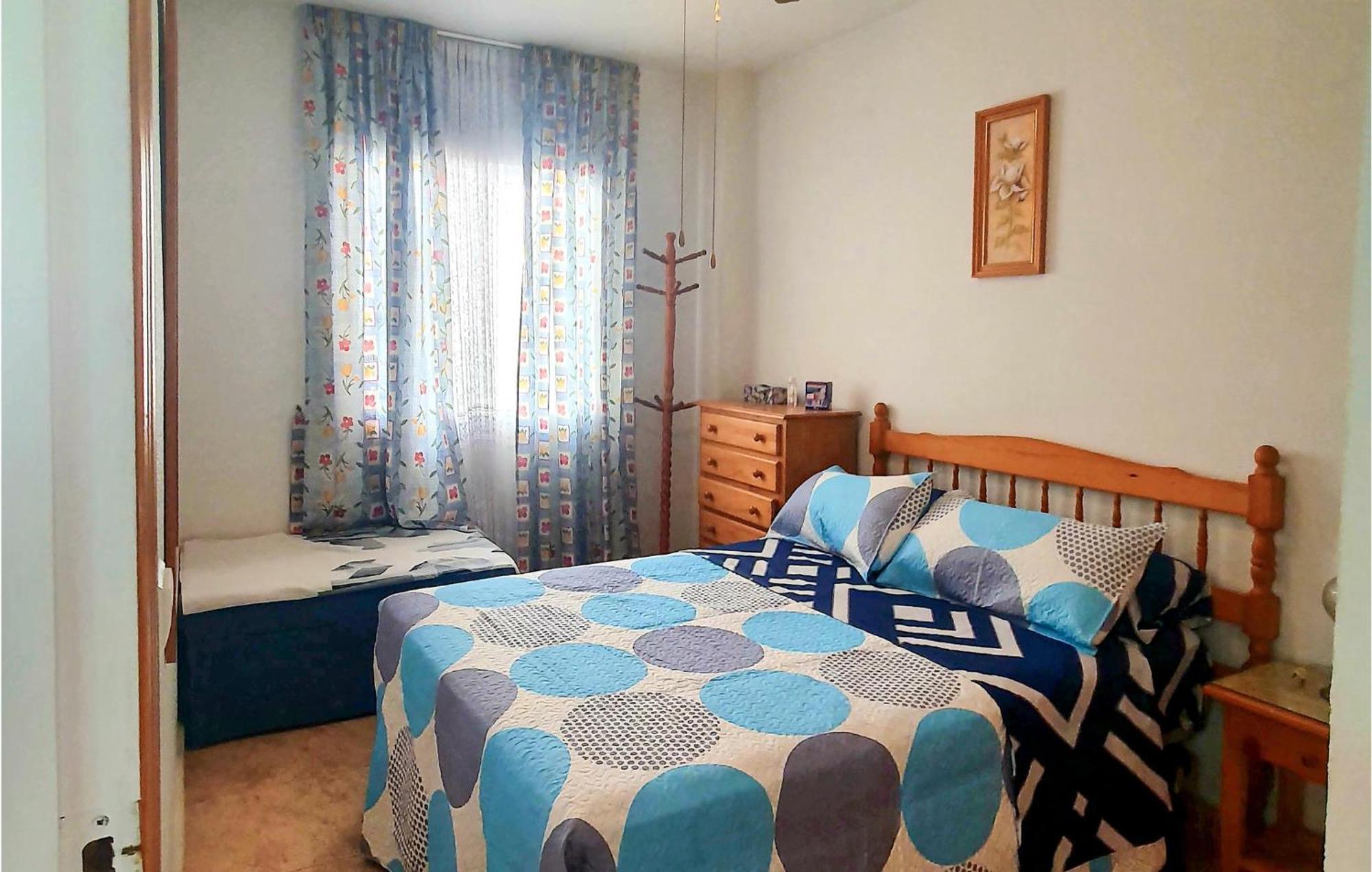 1 Bedroom Pet Friendly Apartment In Торевиеха Екстериор снимка