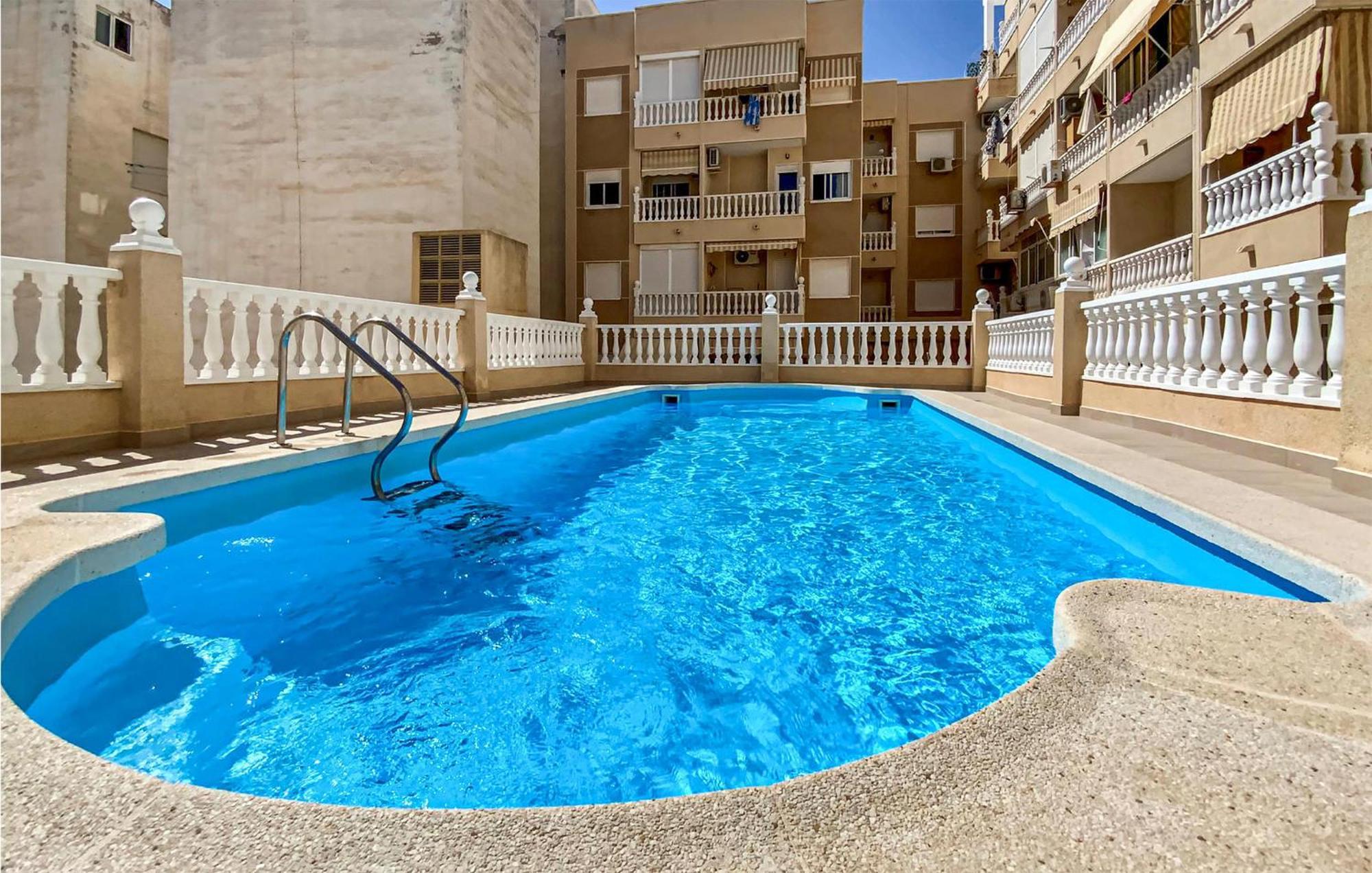 1 Bedroom Pet Friendly Apartment In Торевиеха Екстериор снимка